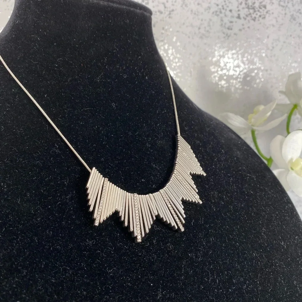 🆕 Metal Brand Silver Necklace with Rhinestones